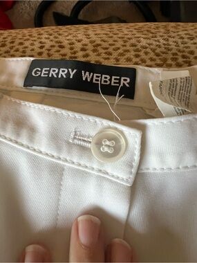 Gerry Weber White Button-Front Trousers